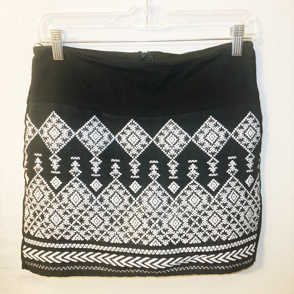 Black Embroidered H&M mini skirt